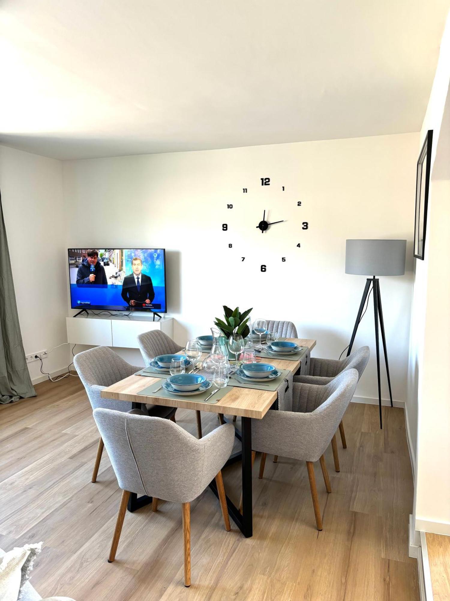 Gesamte Wohnung, Kueche, Parkplatz, Terrasse Bad Bellingen Bagian luar foto